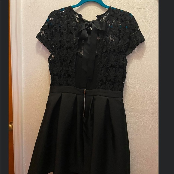 Black dress - Picture 2 of 3